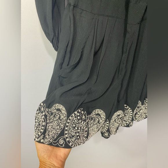 NWT-Loft Black V Neck Embroidered Romper XS - Picture 5 of 8